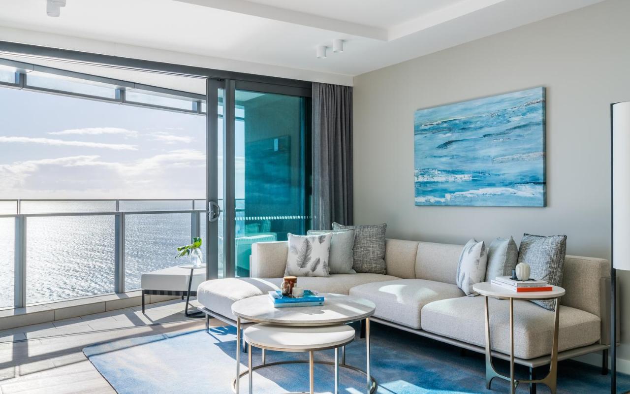 The Langham, Gold Coast And Jewel Residences Exterior foto A living room at The Ivy at Riverfront
