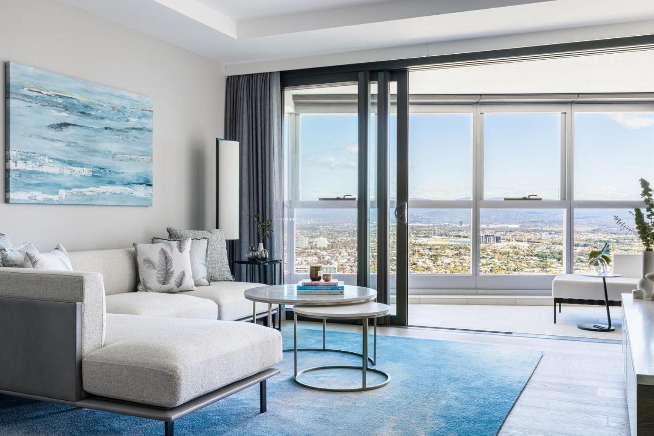 The Langham, Gold Coast And Jewel Residences Exterior foto A living room at The Ritz-Carlton, Downtown, Los Angeles